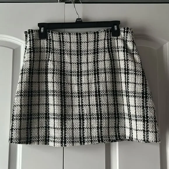 Lulu’s Plaid Tweed Black White Mini Skirt Size Large - Picture 3 of 4